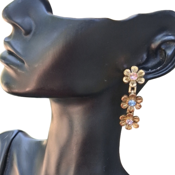 Vintage-Inspired Floral Drop Earrings – 1928 Jewelry - Picture 2 of 5